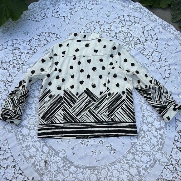 Erin London Women’s Black and White abstract print Women's Zip Jean Jacket XL - Picture 3 of 15